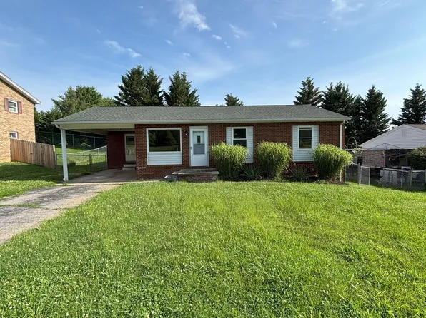 130 Cedar Valley Blvd, Johnson City, TN 37615