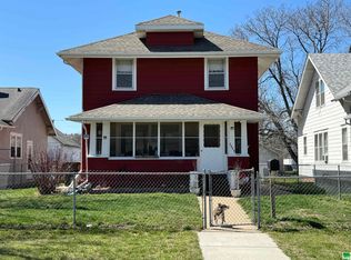 2625 Myrtle St, Sioux City, IA 51103