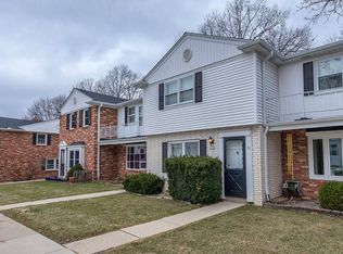 4956 W Colonial Ct #28, Greenfield, WI 53220