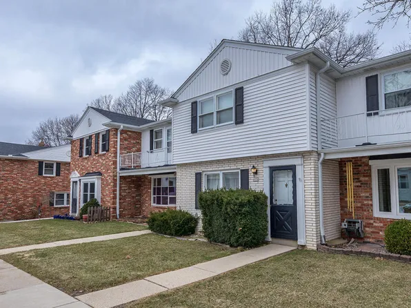 4956 W Colonial Ct #28, Greenfield, WI 53220