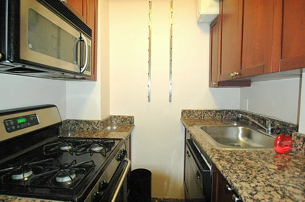 Rented by BLU Real Estate | media 12