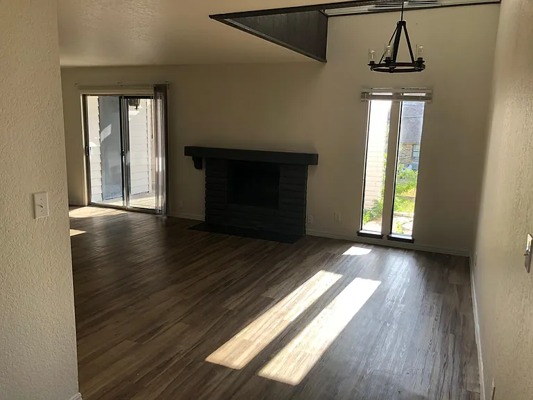 6126 S Lakewood Ave — Photo 7