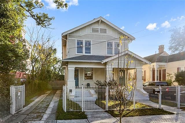1st image of 2019 Marengo St #2019