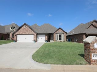 2559 Forest Xing, Choctaw, OK 73020