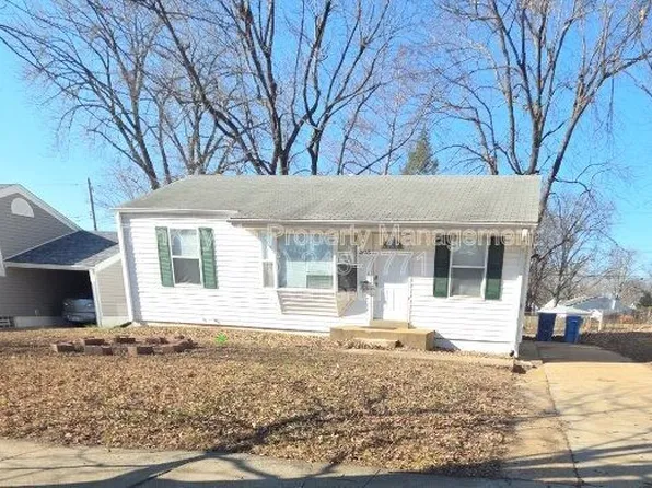 305 S Lafayette St, Florissant, MO 63031