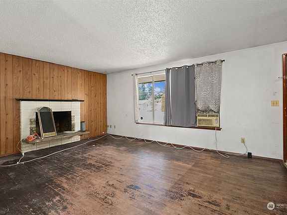 5th image of 138 176th Street E