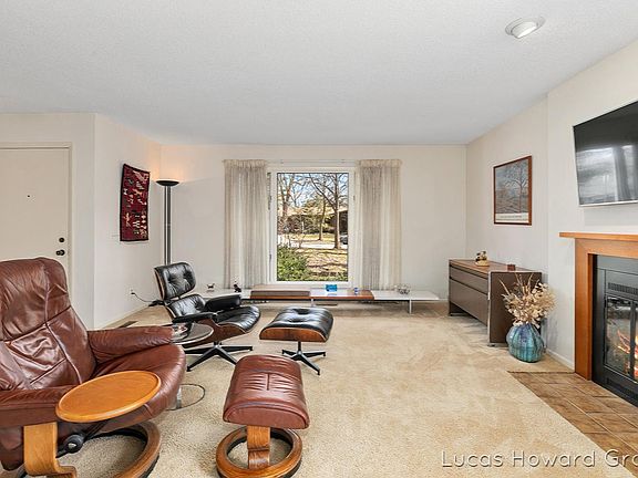 4th image of 1331 Cornell Dr SE