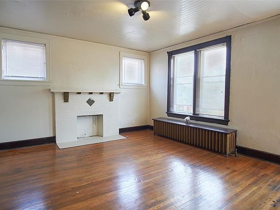 3rd image of 4609 Carrie Ave