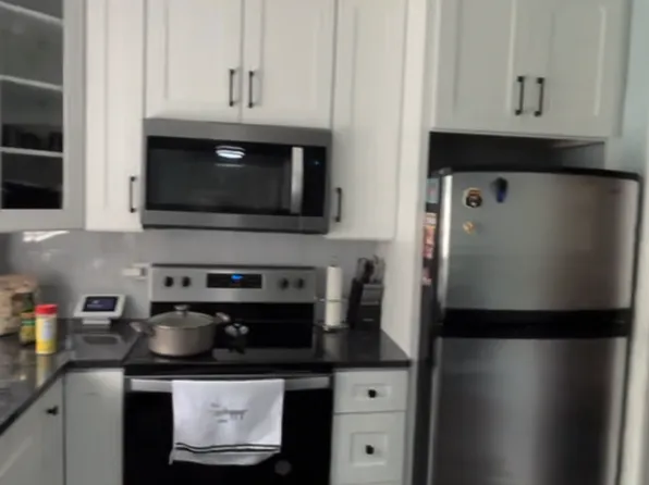 8459 S Kedzie Ave APT 106, Chicago, IL 60652