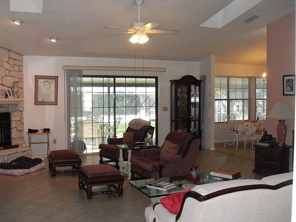 5th image of 9326 NW 17th Pl
