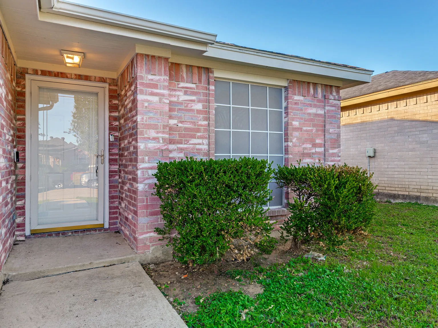 3 bed, 1439 sqft, $1,950 — Photo 3
