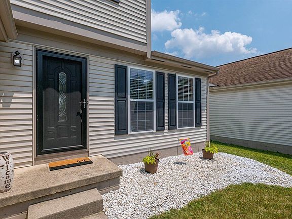 4th image of 1894 Queens Meadow Ln