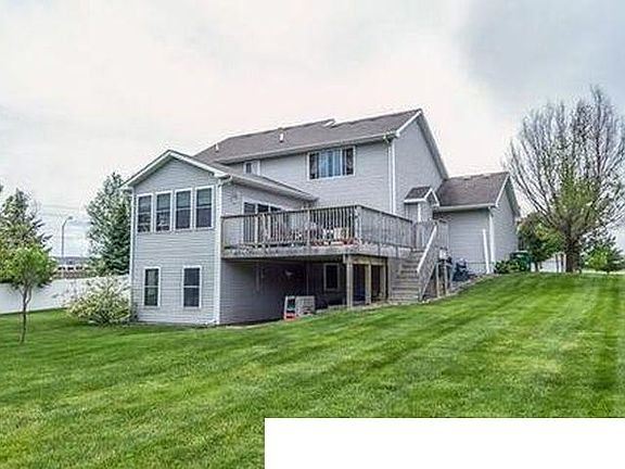 2nd image of 1195 SE Westwoods Dr