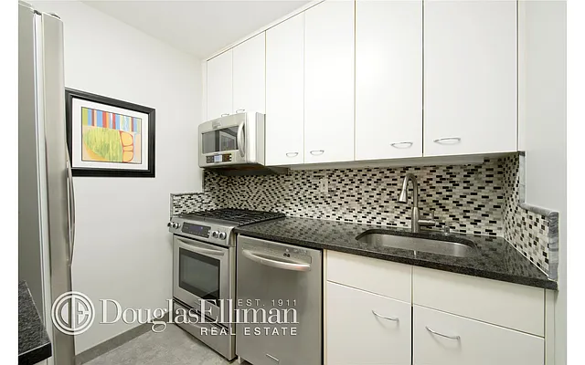 Sold by Douglas Elliman | media 10