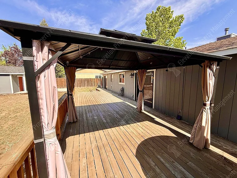 2136 NE Wells Acres Rd — Photo 12