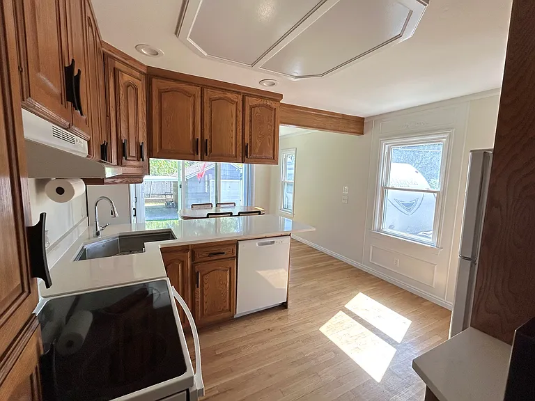 2048 E Sunnyside Ave — Photo 6