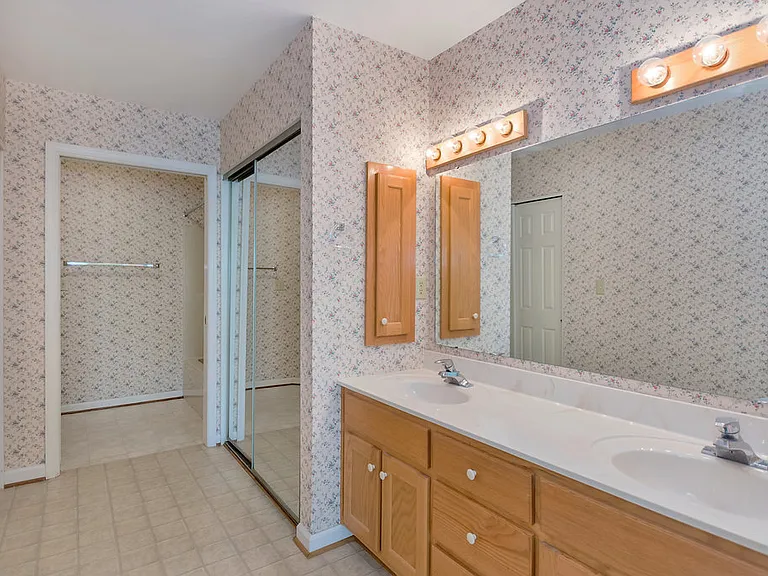 1482 Ashland Dr — Photo 17
