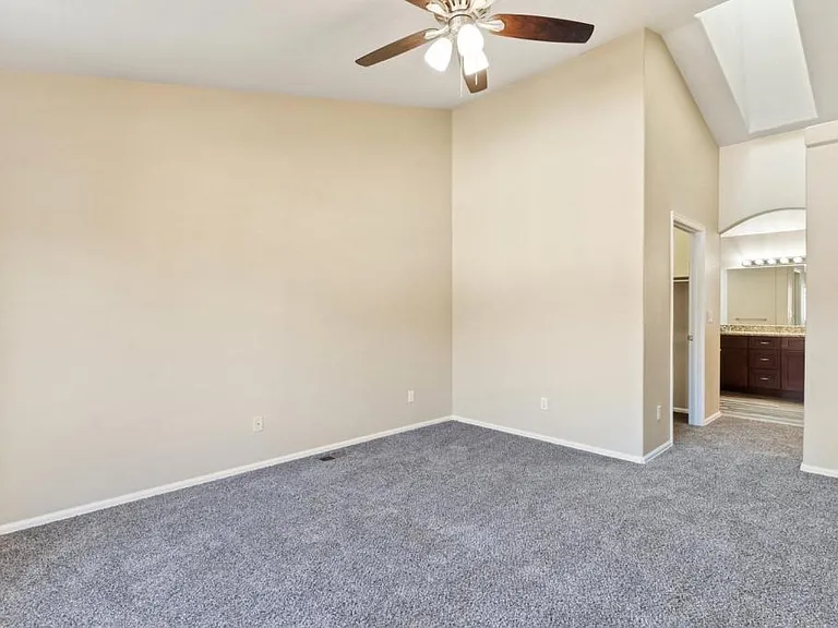913 Samuel Point — Photo 17