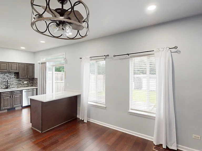 2529 Stonybrook Dr — Photo 8