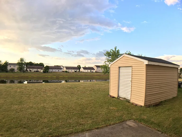 2396 Meadow Bend Dr — Photo 13