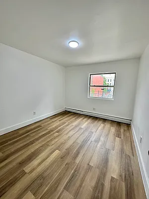 Rented by EXR | media 7