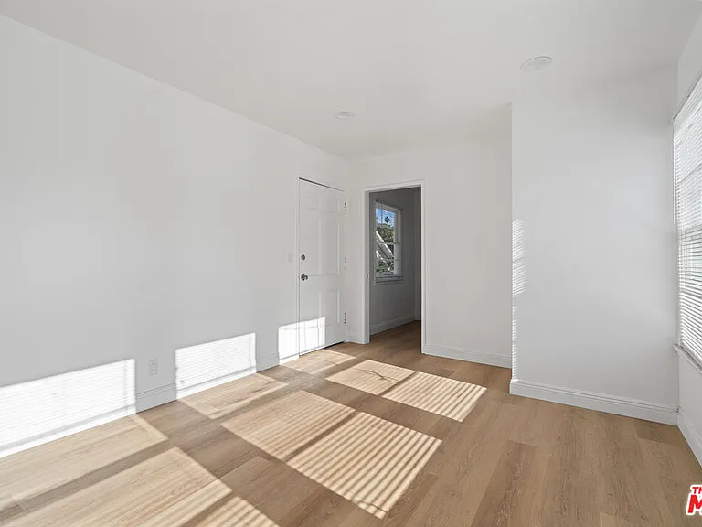 814 3rd St #F — Photo 3