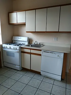 Rented by EZ Sell Realty | media 2