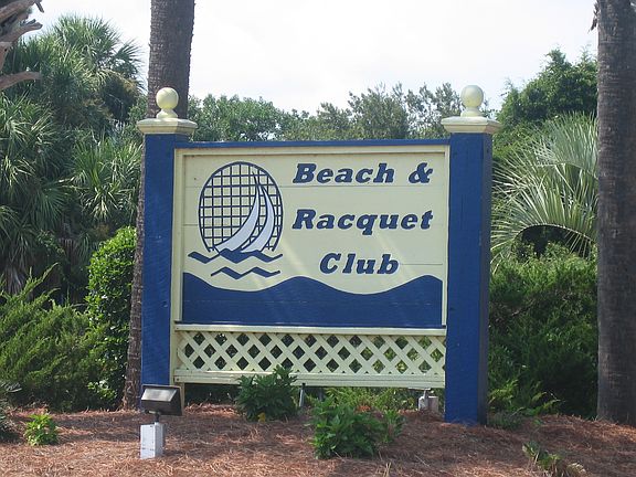Beach & Racquet Club Entranc