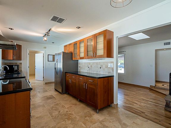 4th image of 954 E Magdalena Dr