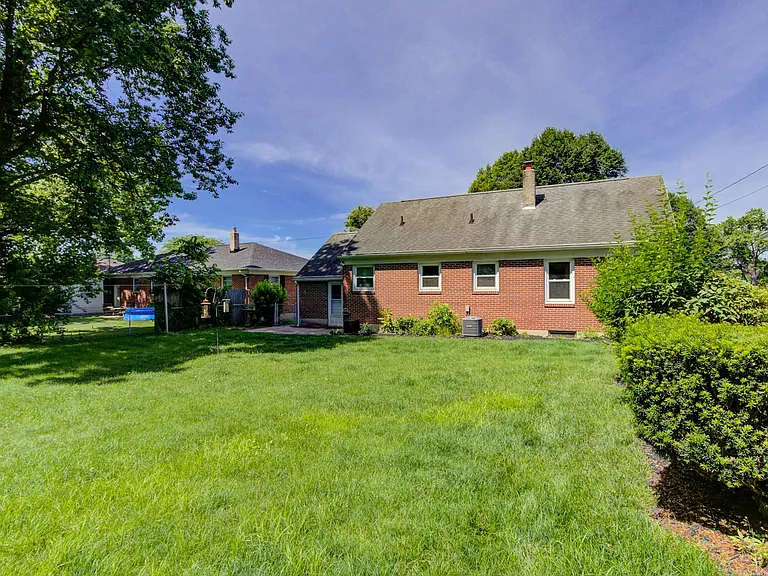 1724 Northgate Rd — Photo 27