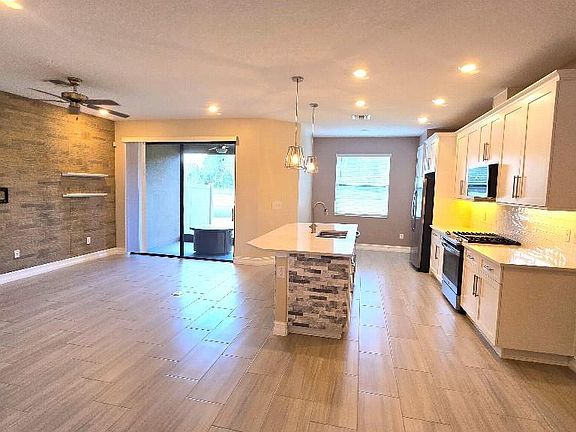 3rd image of 4887 ISOLA COURT