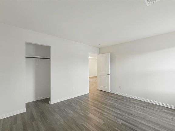 5th image of 2101 Herring Ave