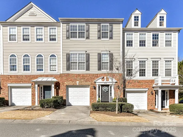 5470 Werburgh St, Charlotte, NC 28209