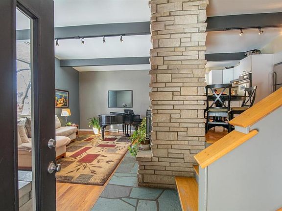 3rd image of 5638 Northbrook Dr E