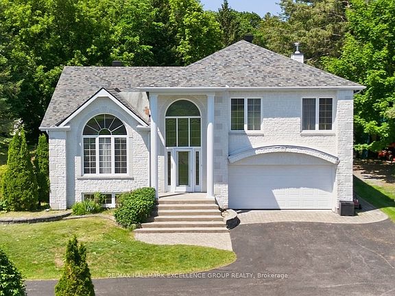 2nd image of 480 Du Ruisseau St