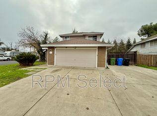 5544 Laguna Park Dr, Elk Grove, CA