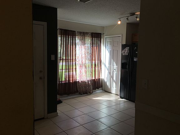 4th image of 411 S 15th St