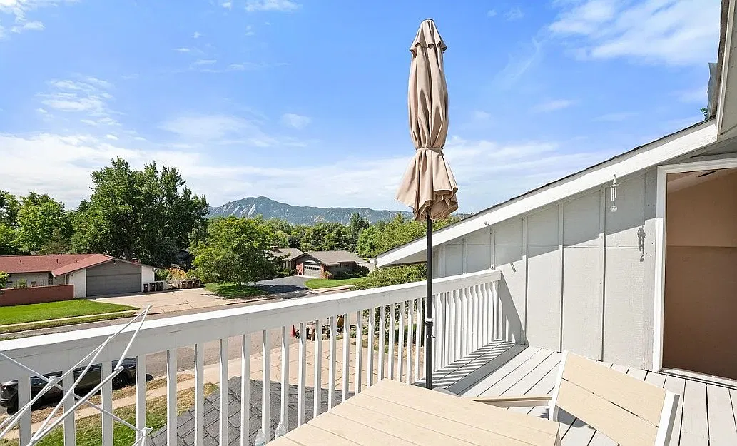 2623 Sherwood Cir — Photo 3