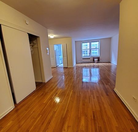 3rd image of 71-40 112th St #308W