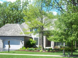 1530 Woodcrest Ct, Aurora, IL 60502