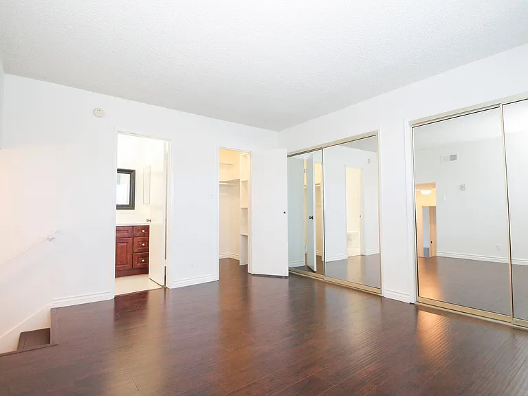 309 S Doheny Dr — Photo 13