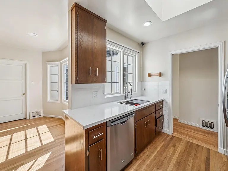 1750 N Point St — Photo 26