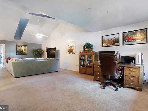 4th image of 1602 Langley Dr