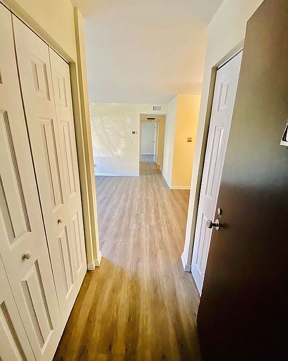 1st image of 6181 Knollwood Dr #101