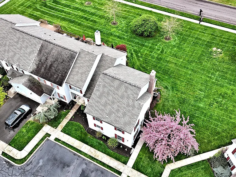 800 Beacon Ct — Photo 56