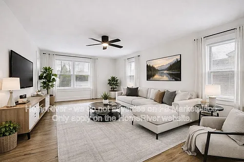 289 Hilton Ave Photo 1