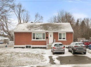 1 Steel St #B, Ottawa, ON K1J6R6