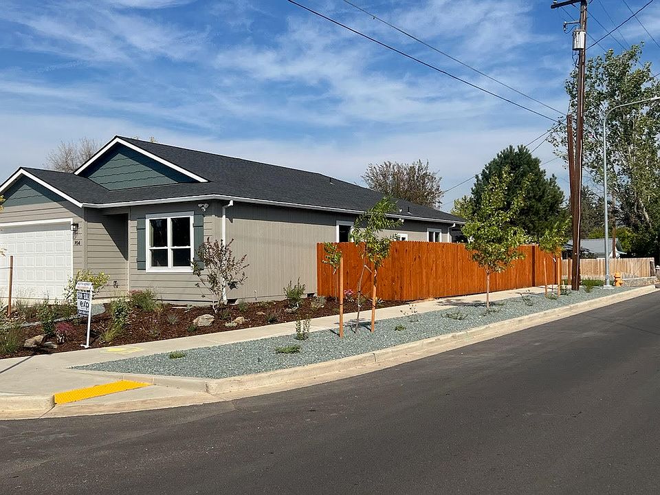 1st image of 704 Dahl Pl