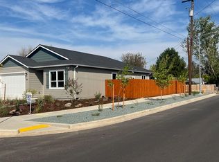704 Dahl Pl, Medford, OR 97501