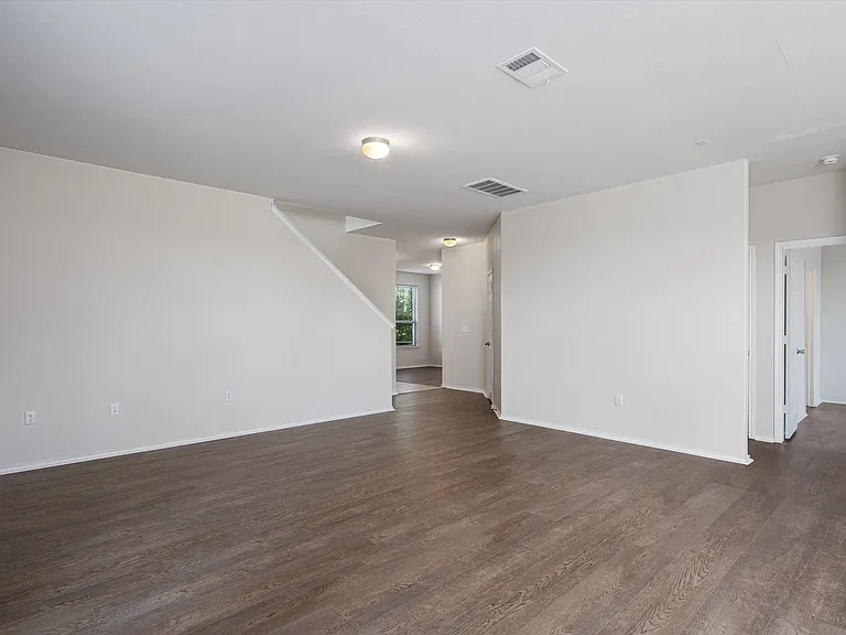 146 Russet Trl — Photo 7